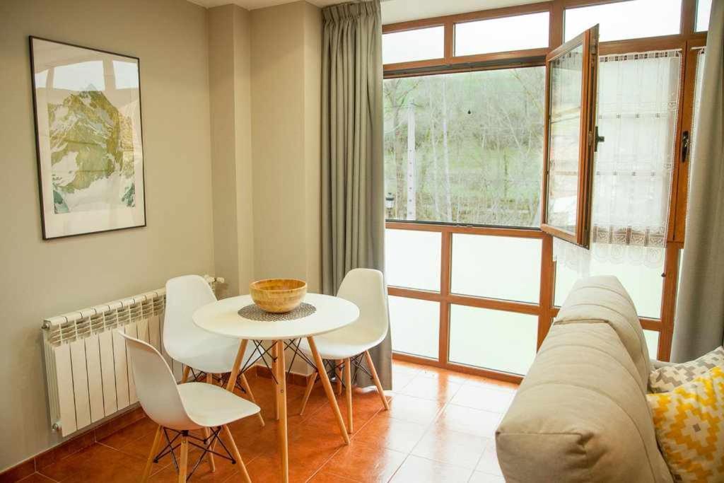 Cumbres de los Picos Apartamento Los Abedules Poo  Exterior foto